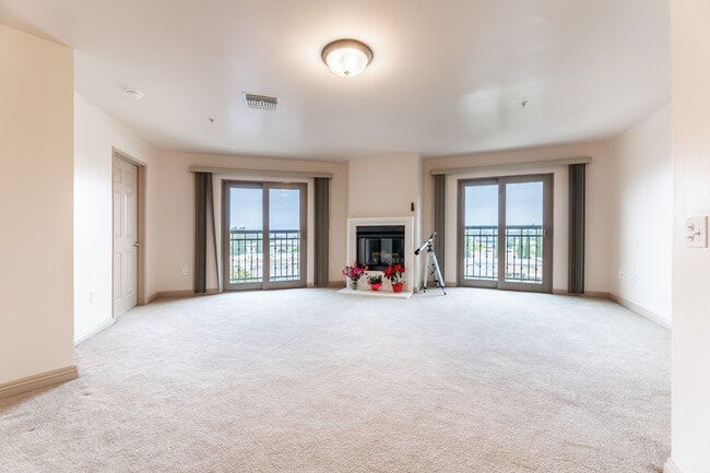 2+2 - LA Colorado Terrace - A Senior 55+ Community