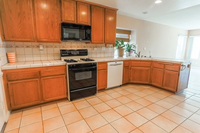 Photo - 3-Bedroom Home with Sunroom, Views, and Ga...