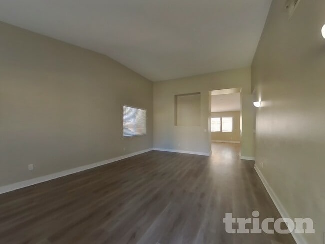 Photo - 1346 Woodvale Dr