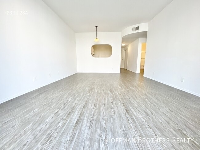 Photo - 350 N Oakhurst Dr Unit 201