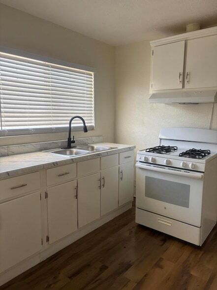 Building Photo - 83632 Manzanita Ave