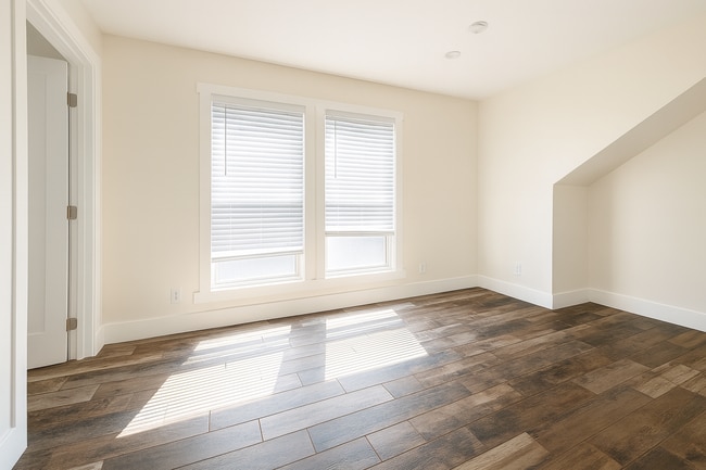 Photo - 1462 W 28th St Unit 1462 W. 28th Street