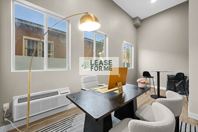 Photo - 4348 Woodlawn Ave Unit A – Studio