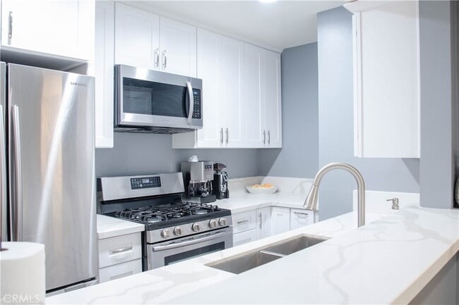 Photo - 4705 Kester Ave Unit 106