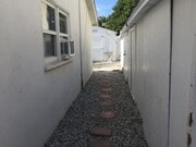 Photo - 20957 Community St