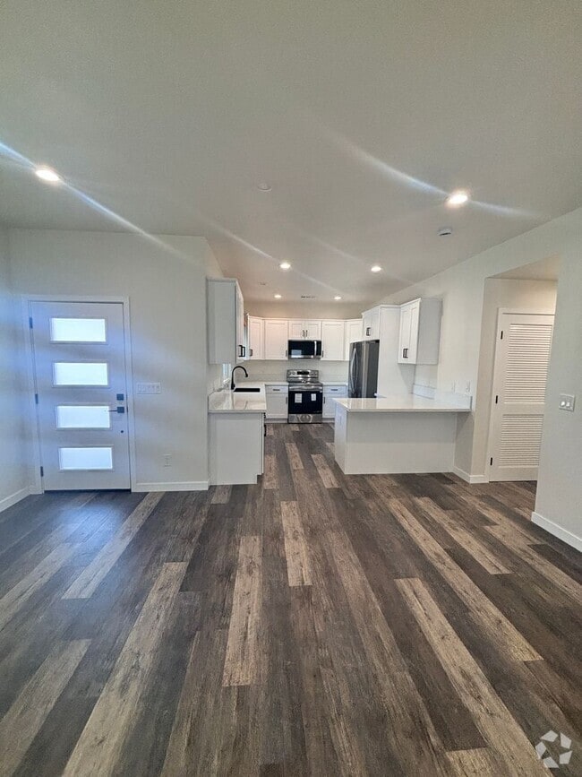 Building Photo - NEW CONSTRUCTION! 3 BED/2 BATH RESIDENCE A... Unit 767 Ash Avenue Rental