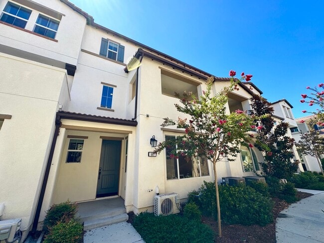 Spacious 4Bd/3.5Ba Home in Gated Lake Fore... - Spacious 4Bd/3.5Ba Home in Gated Lake Fore...