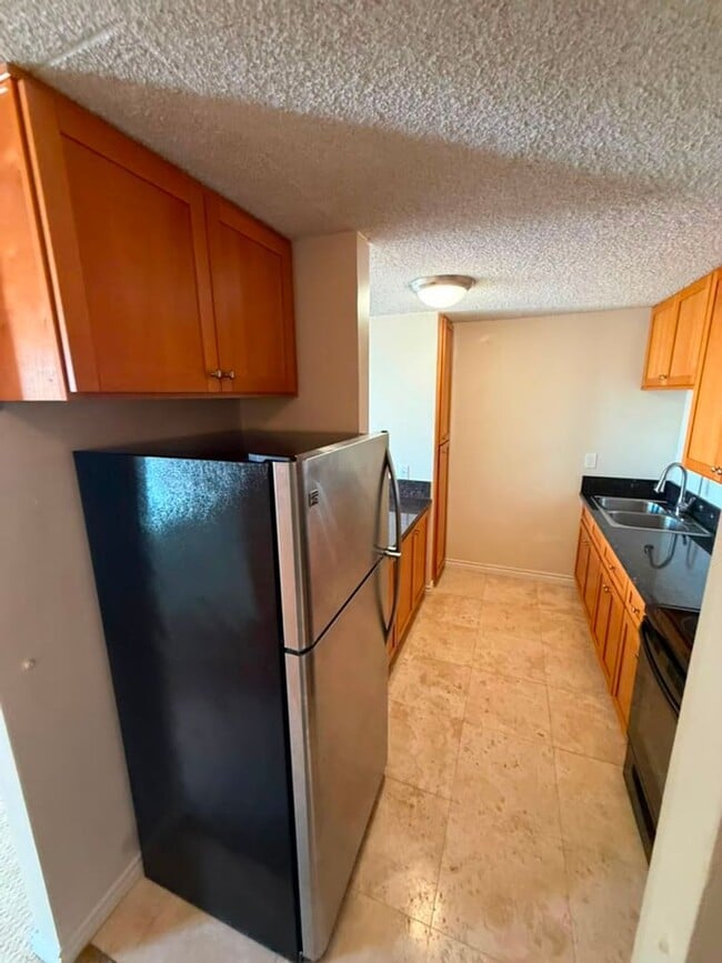 Building Photo - One Bedroom 1 Bath- Private Resort Complex Condo in Point Loma Unit 458