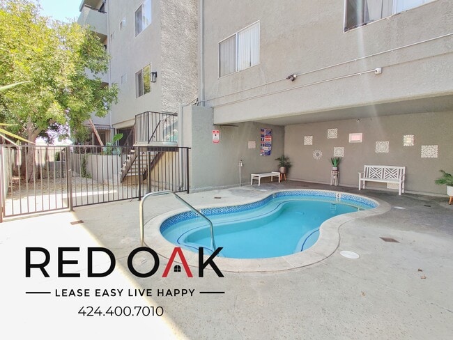 Photo - 11817 Victory Blvd Unit 205