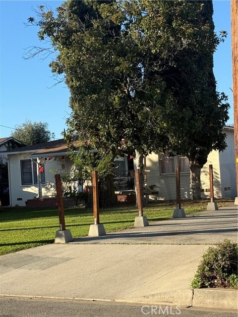 Building Photo - 11111 Wildflower Rd