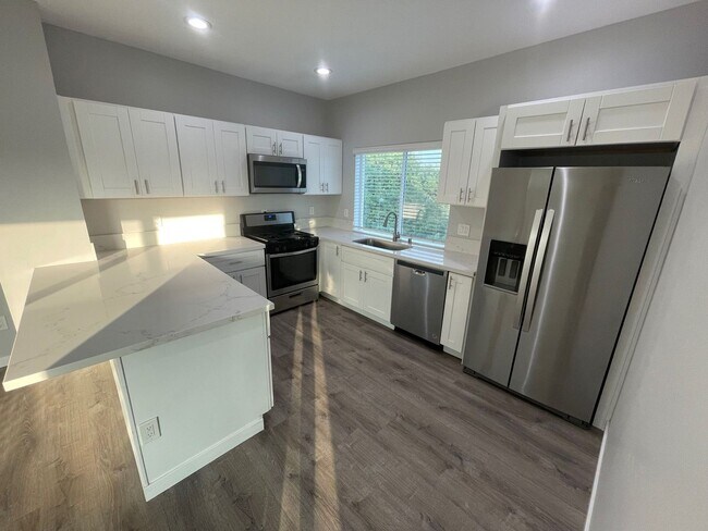 Photo - 4BD/2BA with great Yard! (Lease out, pendi...