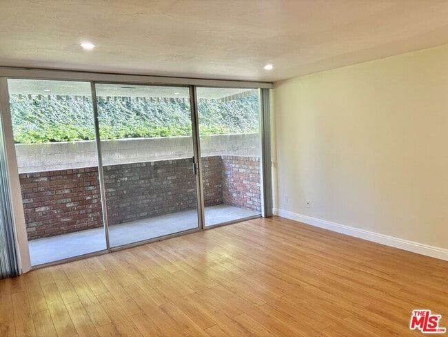 Photo - 6526 Ocean Crest Dr Unit 102