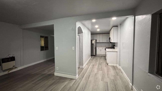Building Photo - 426 E Plaza Blvd Rental