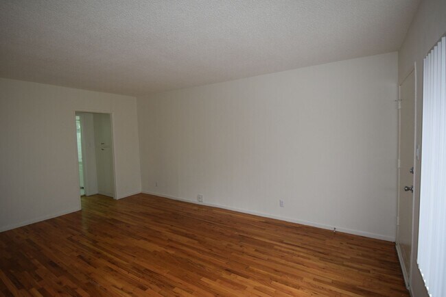 Photo - 6271 Kester Ave Unit 01