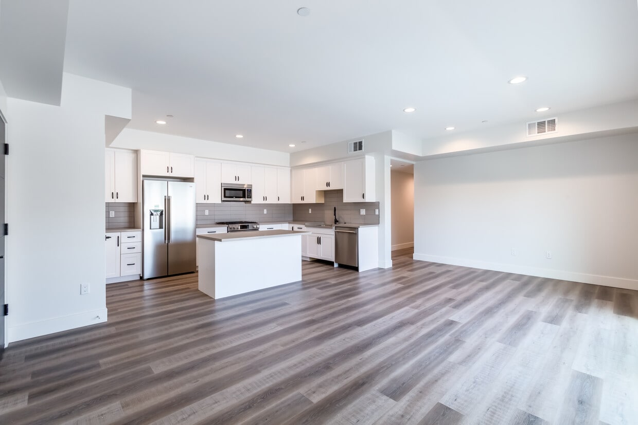Floor Plan - 403