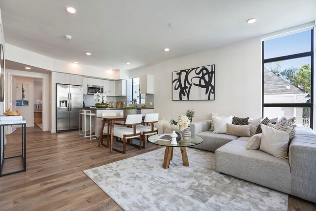 Building Photo - 740 S Ridgeley Dr Unit 503