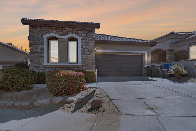 Building Photo - 82833 Odlum Dr Rental