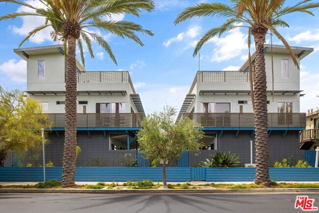 Building Photo - 621 San Juan Ave Unit #A