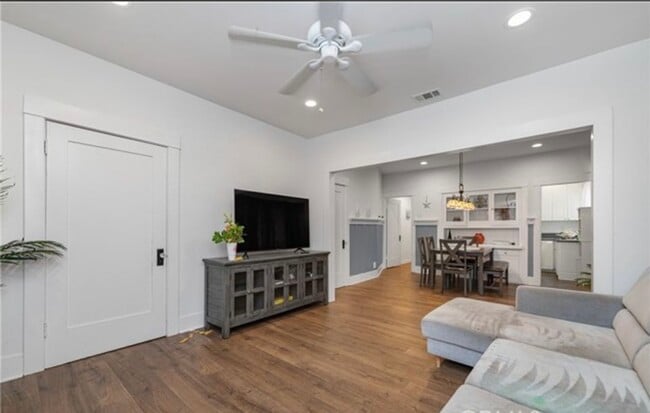 Photo - 2324 S Grand Ave