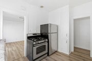 Photo - 707 W 48th St Unit 707 1/2