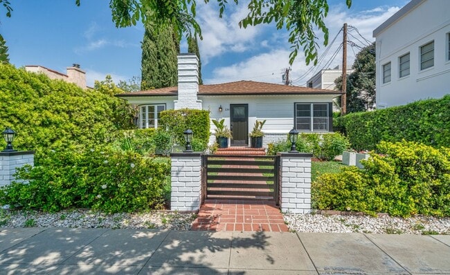 Photo - 136 N Hamel Dr House