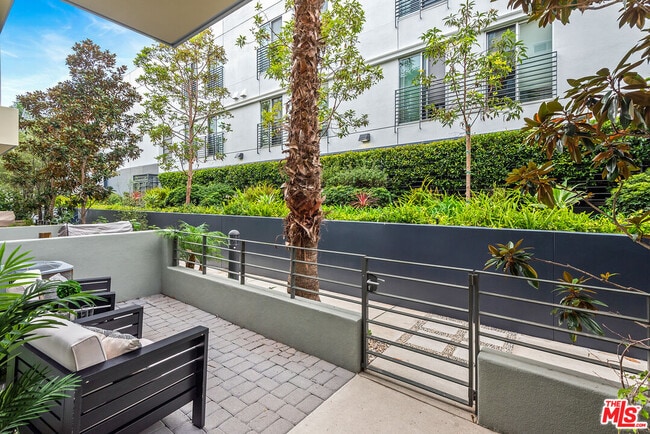 Photo - 310 Washington Blvd