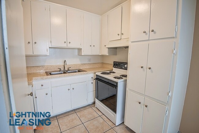 Photo - 359 S Commonwealth Ave Condo Unit 14D