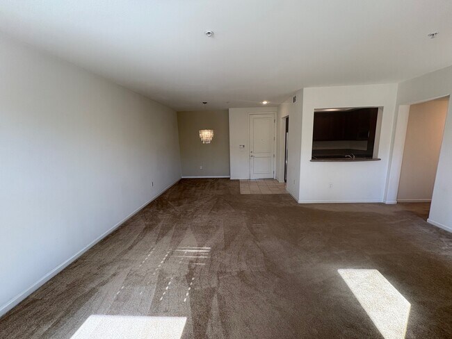 Dining Area - 128 N Oak Knoll Ave