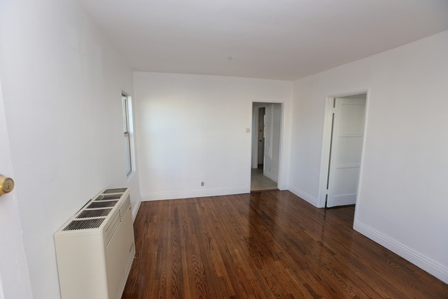 Photo - 734 W Beach Ave
