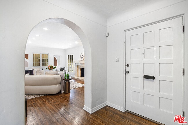 Photo - 108 S Detroit St