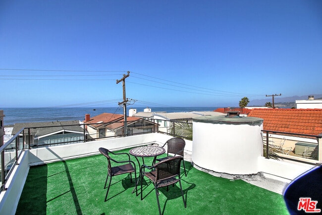 Photo - 6733 Breakers Way