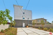 Photo - 219 E 87th St