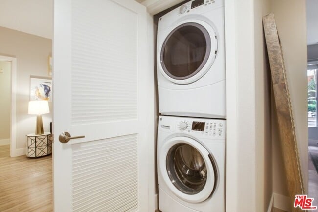 Photo - 6260 W 3rd St Unit 3-108