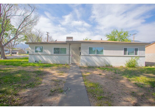Photo - 496 W 48th St House