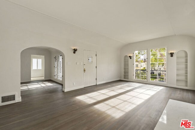Photo - 428 S Bedford Dr