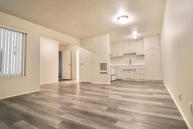 Photo - 241 Campbell Way Unit B