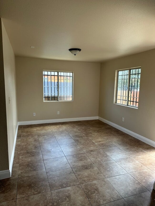 Photo - 647 1/2-1619-1612 E 111th St Unit 1619