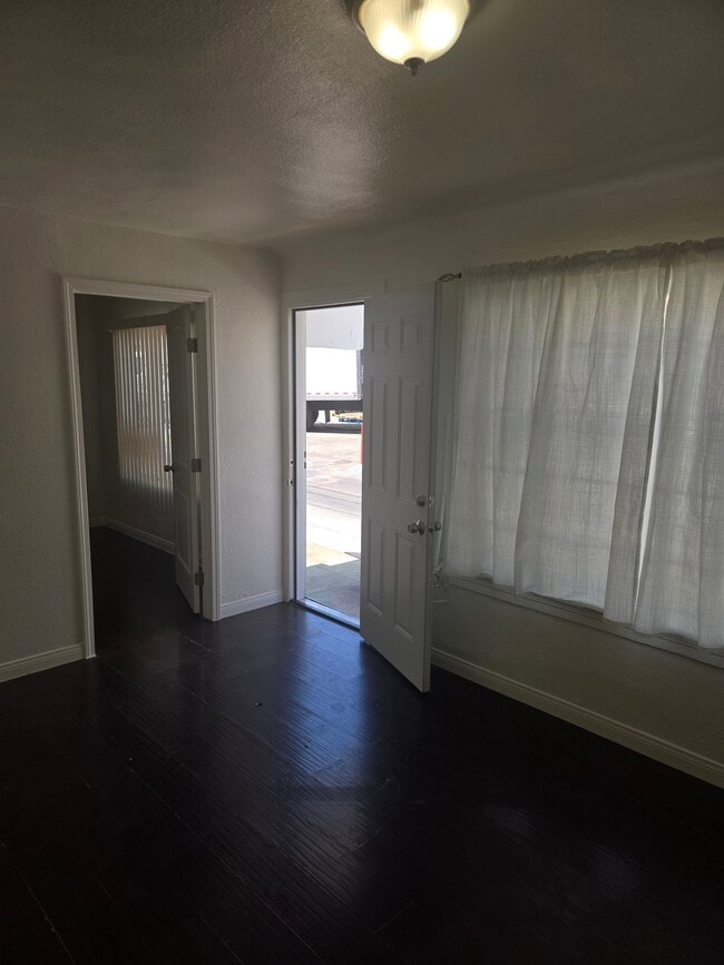 Photo - 6417 Gifford Ave