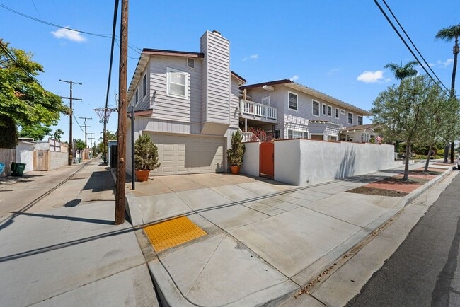 Building Photo - 3506 28th St Unit B