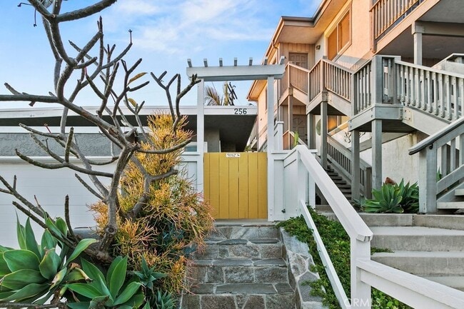 Photo - 256 Avenida Madrid