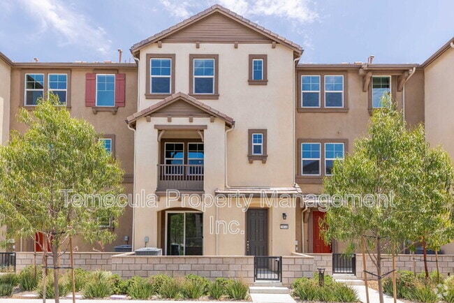 Building Photo - 28048 Oakdale Dr Rental