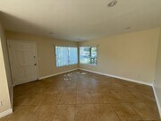 Photo - Must see !! 3 Bedroom Condo for Lease with...