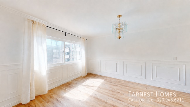 Photo - 4915 Tyrone Ave Unit 204