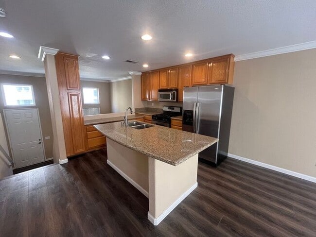 Photo - Move In Ready! 2 bedrooms 2.5 bath Townhom... House