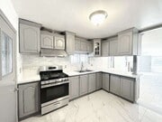 Photo - 439 W Buckthorn St House