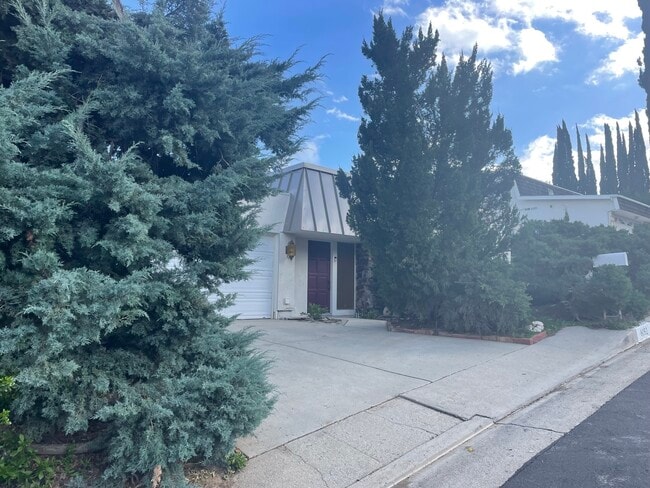 Front Entrance - 6052 Pat Ave