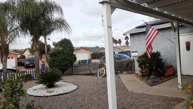 Photo - 15157 Jenell St