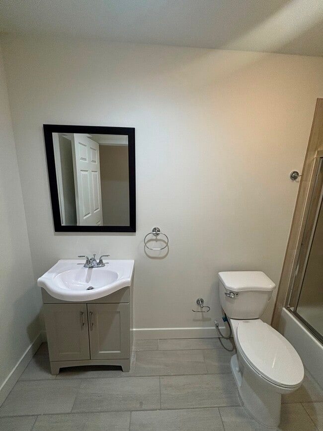 Photo - 438 W 71st St