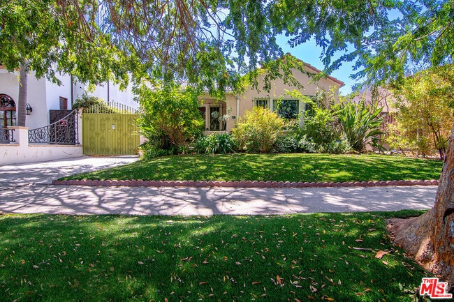 Building Photo - 517 N Poinsettia Pl Rental