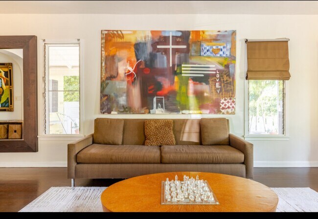 Photo - 630 N Gardner St Unit House